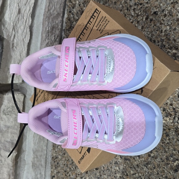 Sketchers gym shoes - Picture 2 of 4